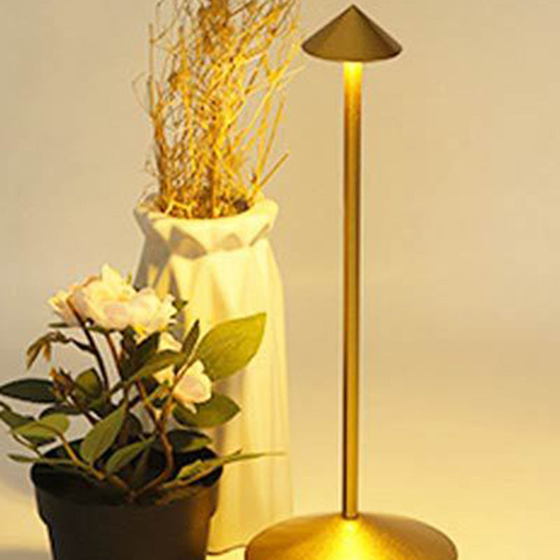 Pointed Round Metal Bedroom Table Lamp