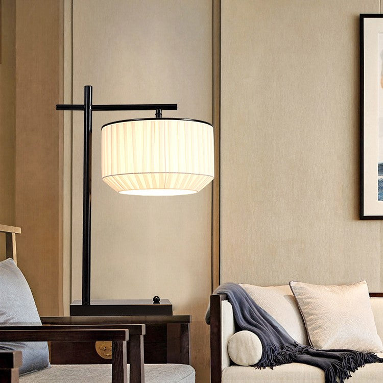Round Cylinder Iron Fabric Table Lamp
