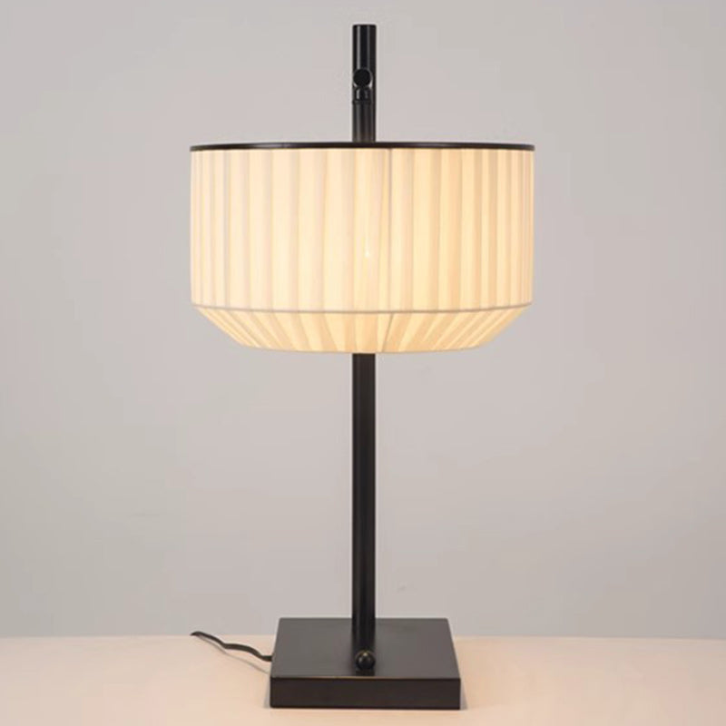 Round Cylinder Iron Fabric Table Lamp
