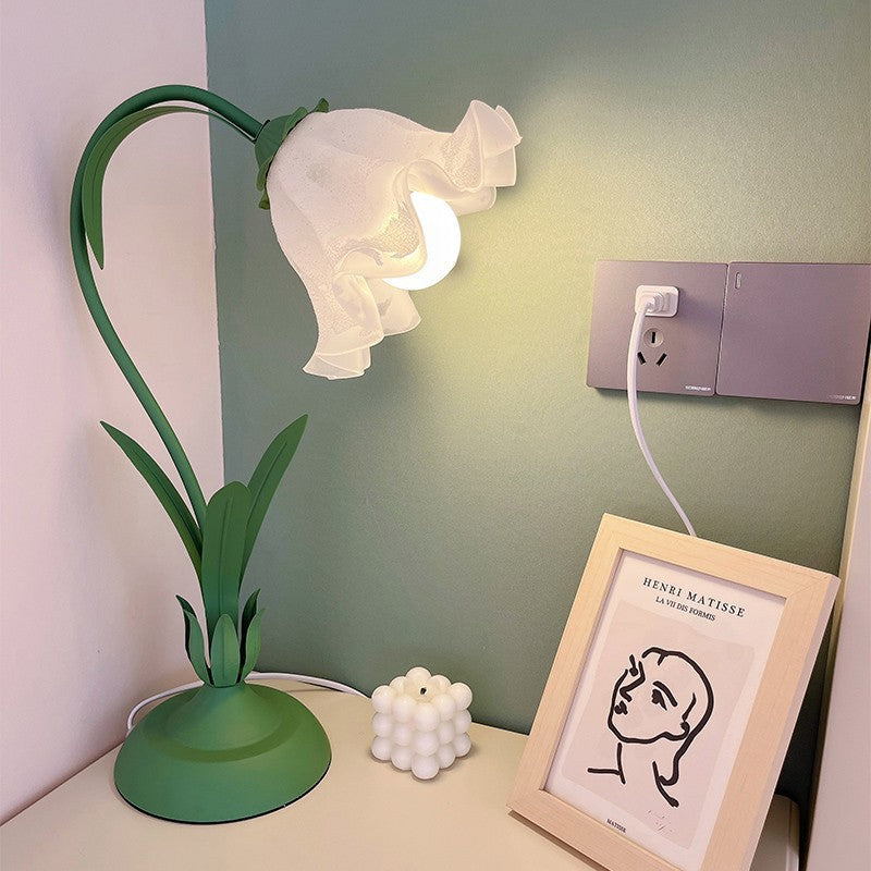 Bellflower Shape Iron Acrylic Table Lamp