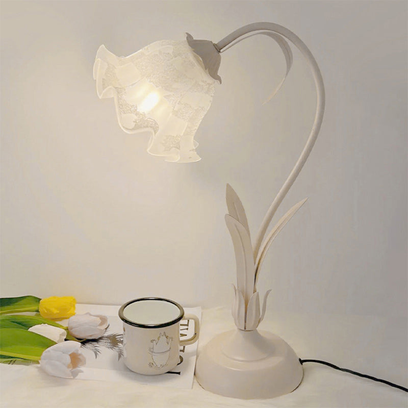 Bellflower Shape Iron Acrylic Table Lamp