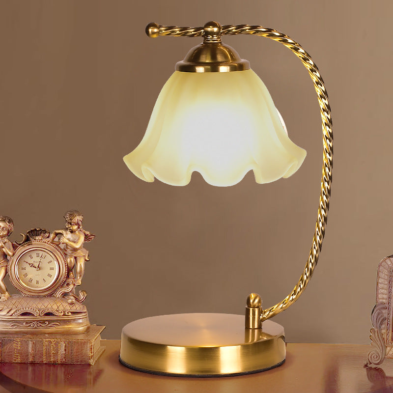Floral Round Iron Glass Table Lamp