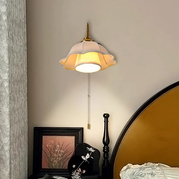 Floral Round Wood Alloy Wall Lamp