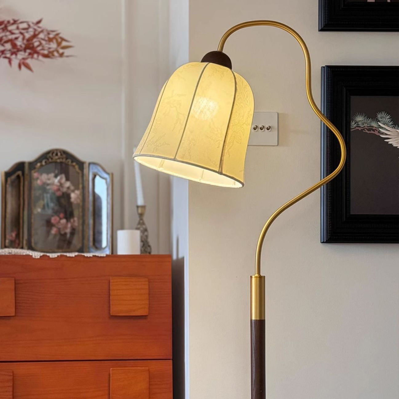 Round Curved Wood Fabric Floor Lamp
