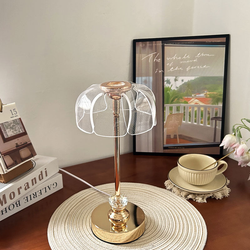 Petal Shape Round Metal Table Lamp