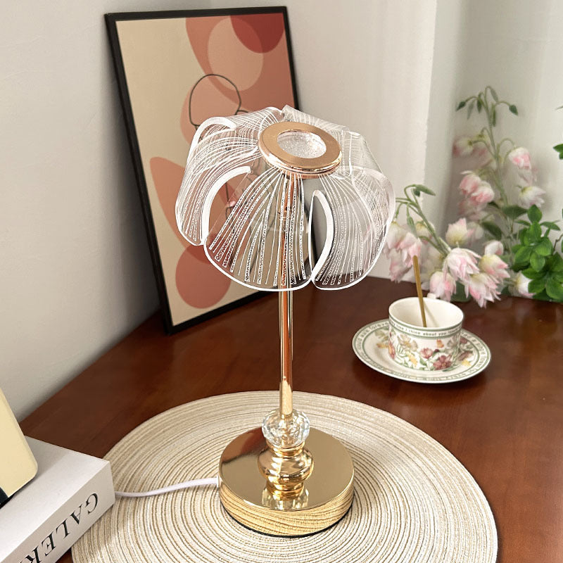 Petal Shape Round Metal Table Lamp