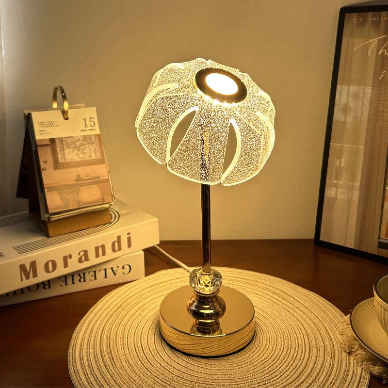 Petal Shape Round Metal Table Lamp