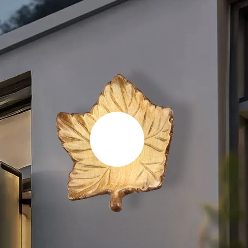 Maple Leaf Round Resin Wall Lamp