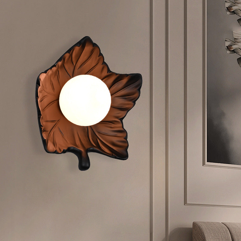 Maple Leaf Round Resin Wall Lamp