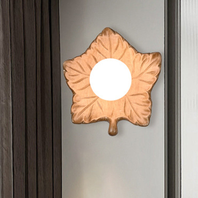 Maple Leaf Round Resin Wall Lamp