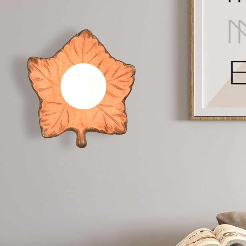 Maple Leaf Round Resin Wall Lamp