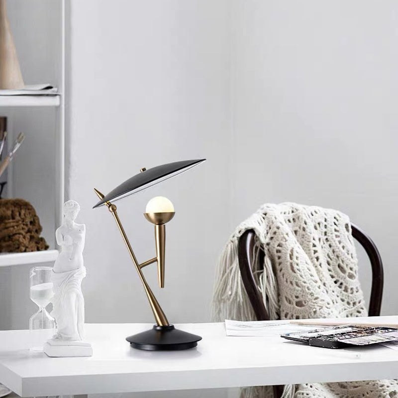 Round Iron Metal Bedroom Table Lamp