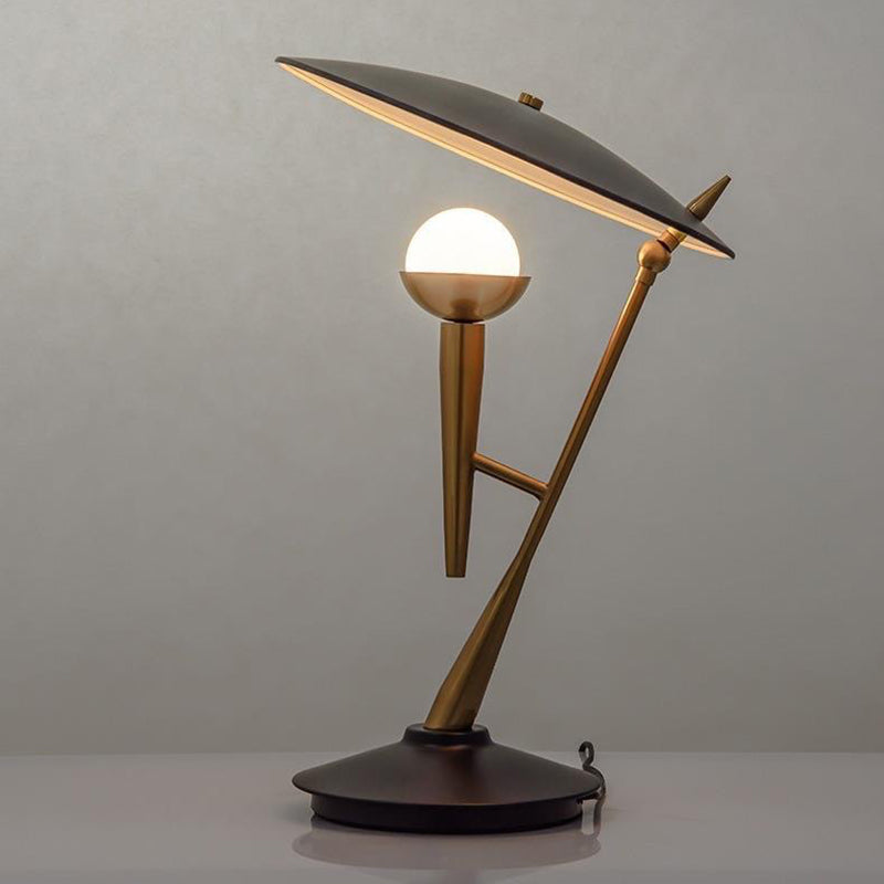 Round Iron Metal Bedroom Table Lamp