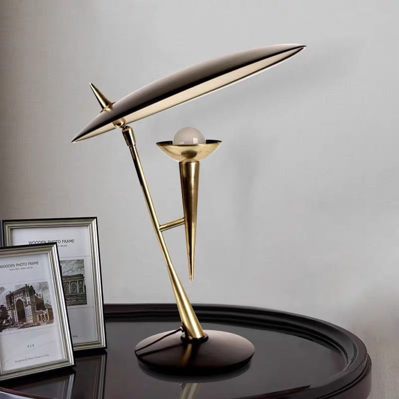 Round Iron Metal Bedroom Table Lamp