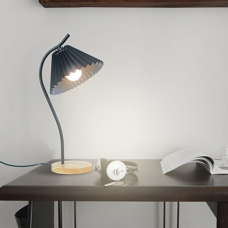 Frustum Cone Iron Fabric Table Lamp