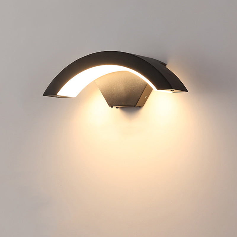 Curved Aluminum Plastic Patio Outdoor Light