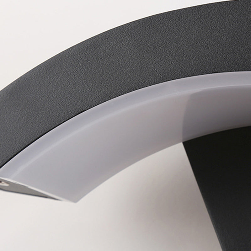 Curved Aluminum Plastic Patio Outdoor Light