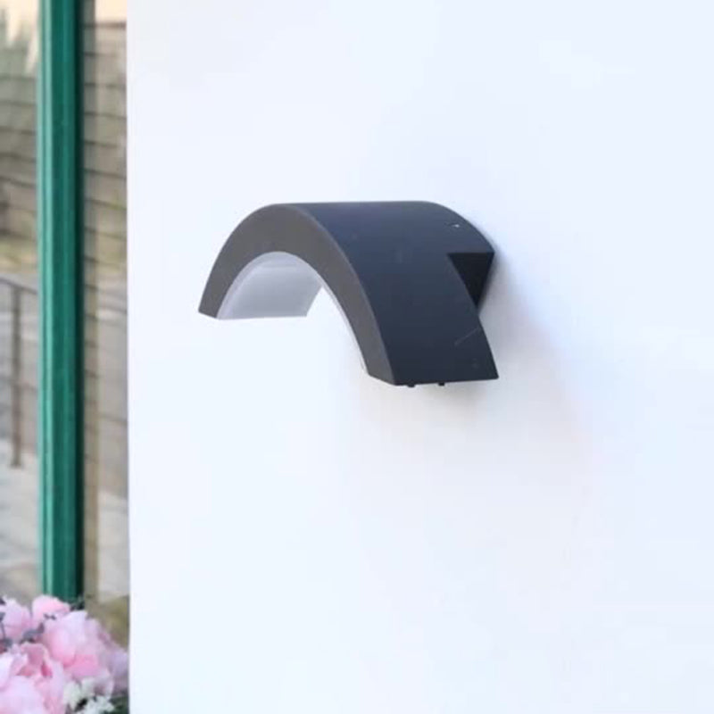 Curved Aluminum Plastic Patio Outdoor Light