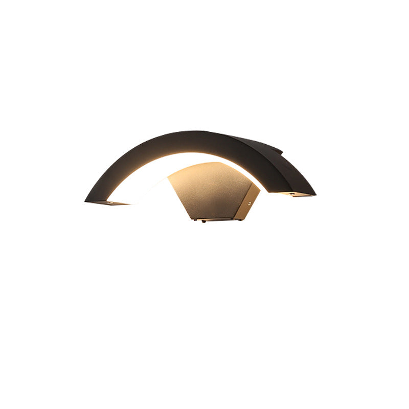 Curved Aluminum Plastic Patio Outdoor Light