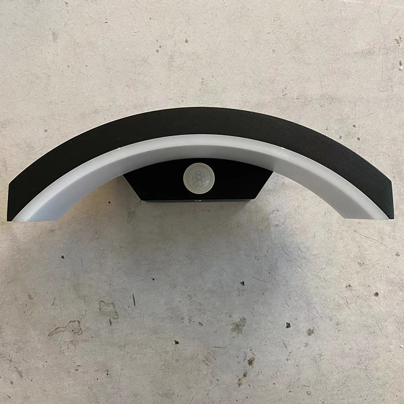 Curved Aluminum Plastic Patio Outdoor Light