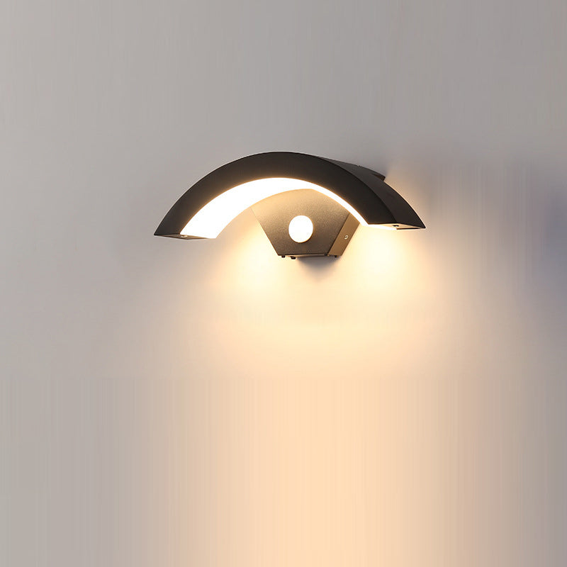 Curved Aluminum Plastic Patio Outdoor Light