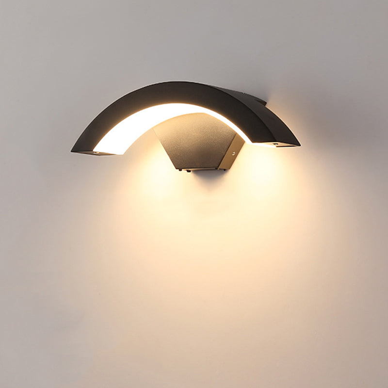 Curved Aluminum Plastic Patio Outdoor Light