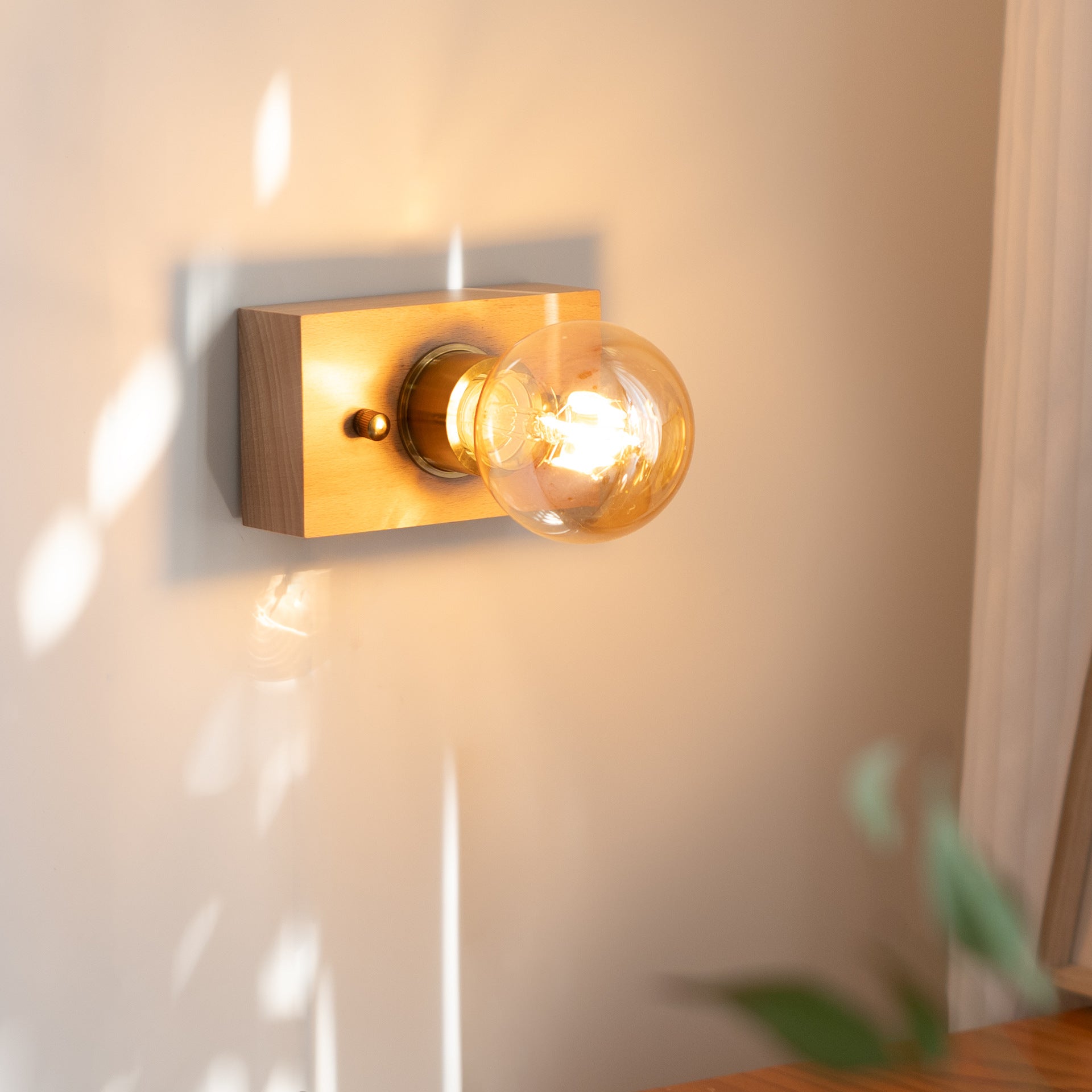 Rectangular Solid Wood Aluminum Wall Lamp