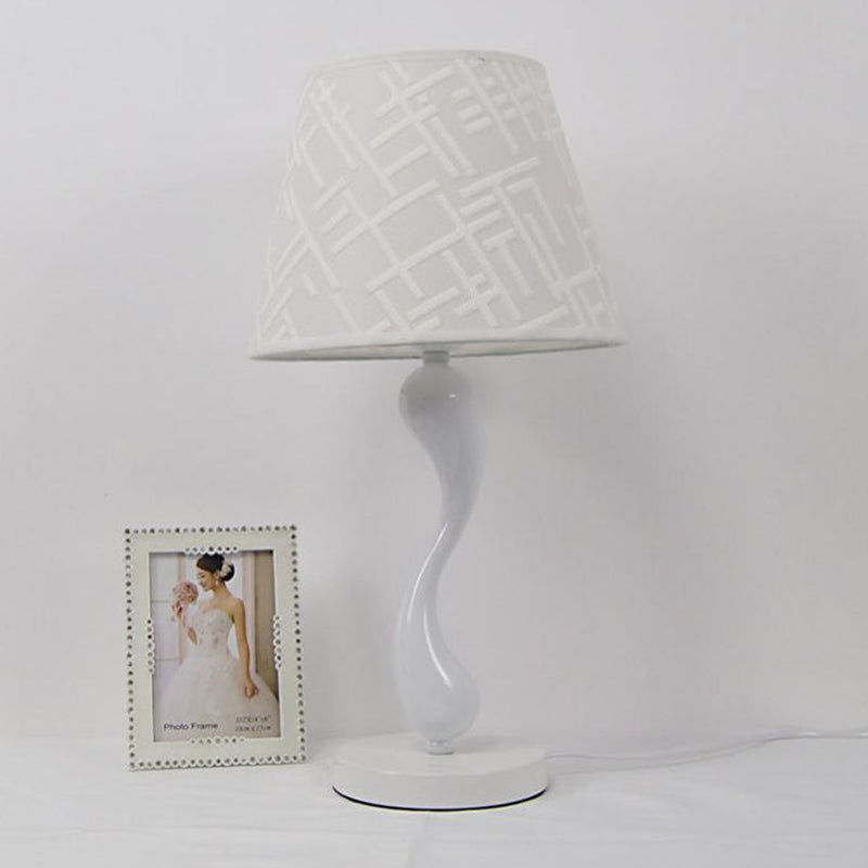Frustum Cone Iron Fabric Table Lamp