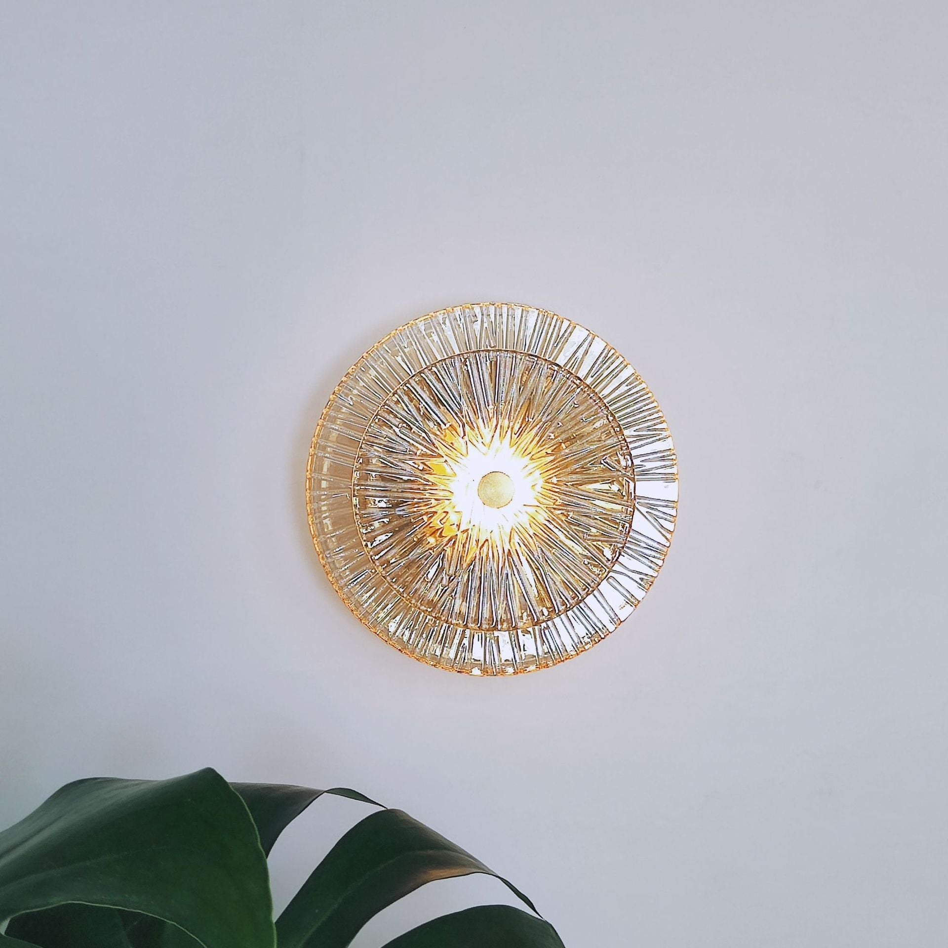 Round Metal Glass Living Wall Lamp