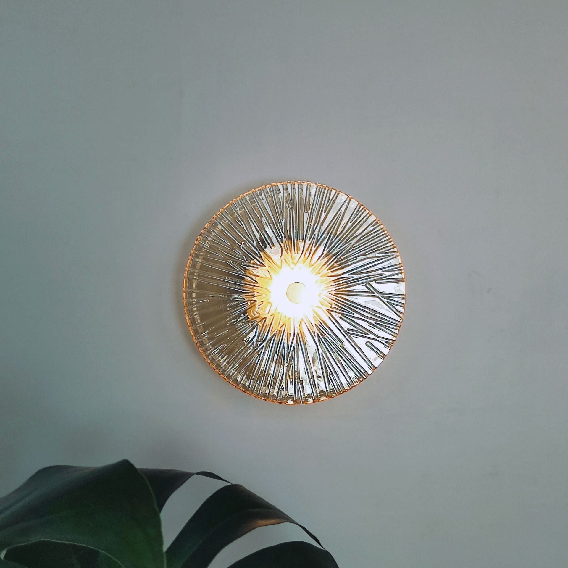 Round Metal Glass Living Wall Lamp