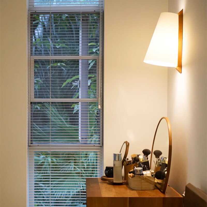 Cone Paper Solid Wood Wall Lamp