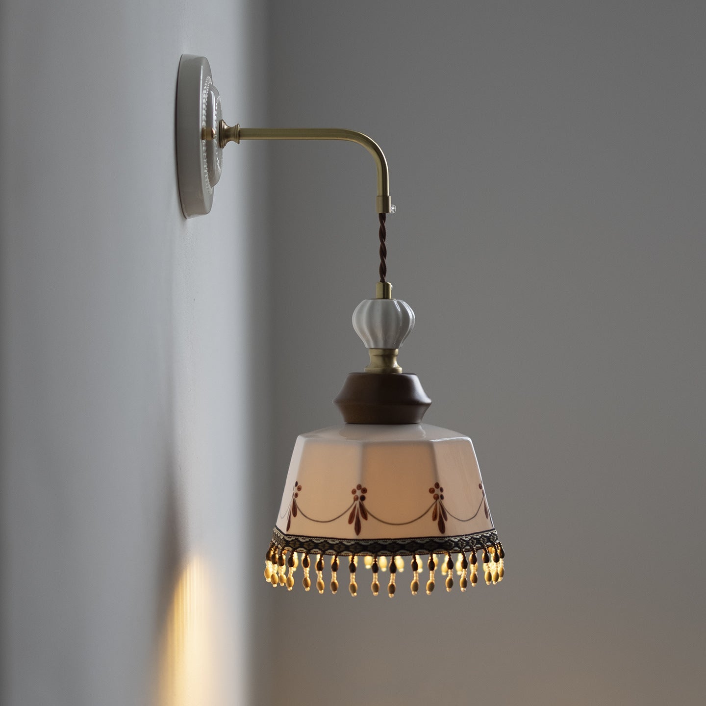Bowl Tassel Brass Solid Wall Lamp