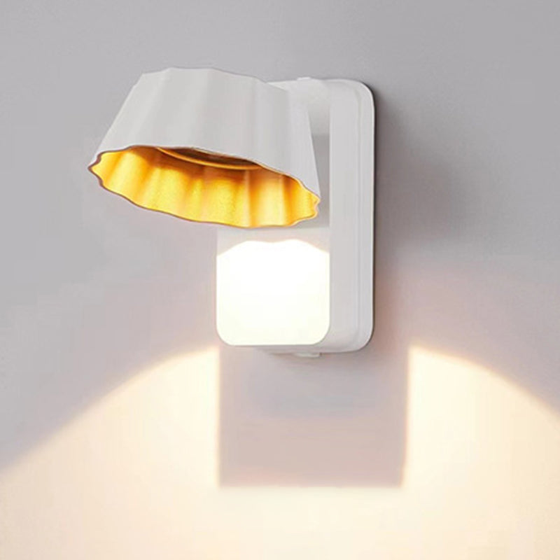 Rotatable Flower Aluminum Glass Outdoor Light