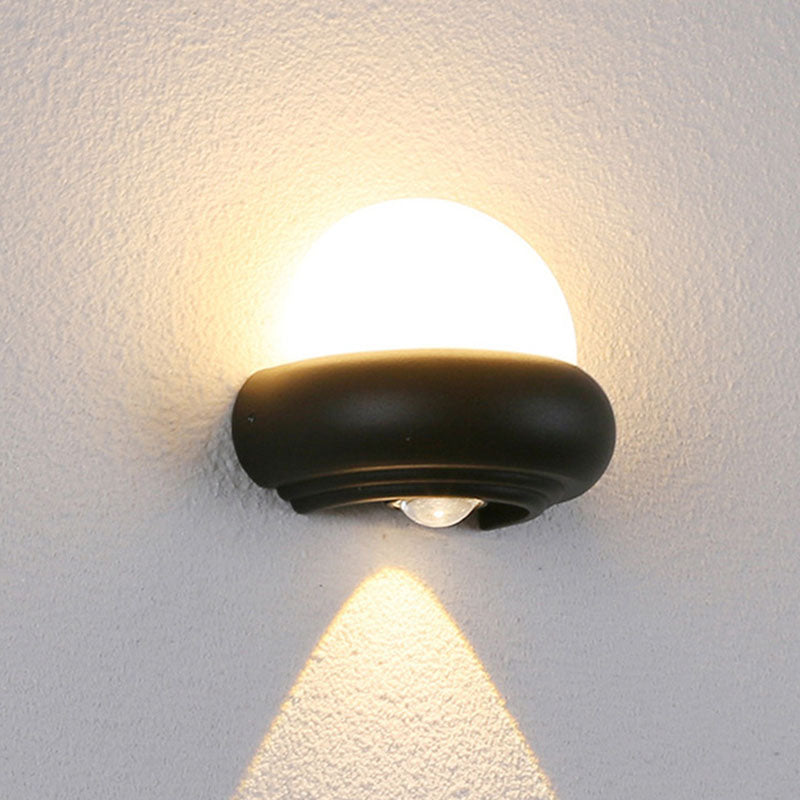 UFO Aluminum Plastic Garden Outdoor Light