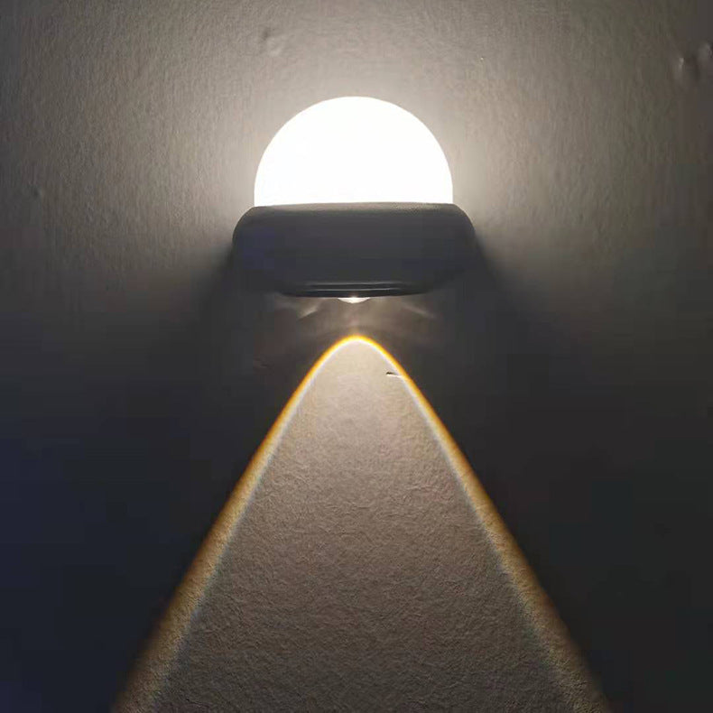 UFO Aluminum Plastic Garden Outdoor Light