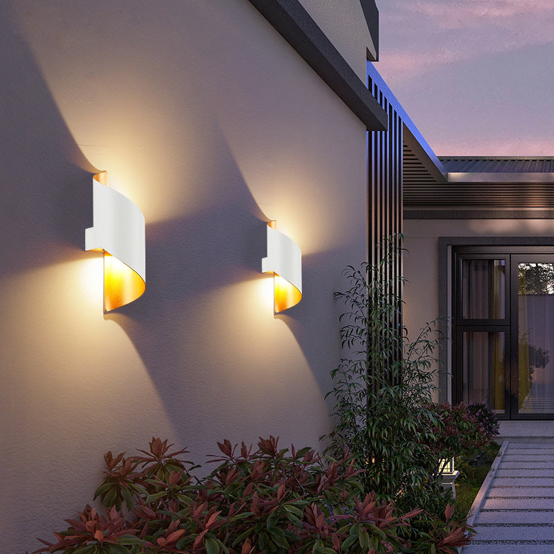 Curved PC Aluminum Outdoor Light
