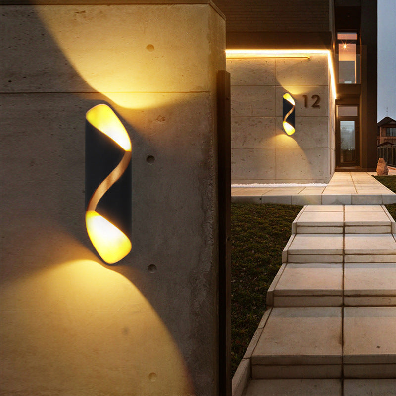 Curved PC Aluminum Outdoor Light