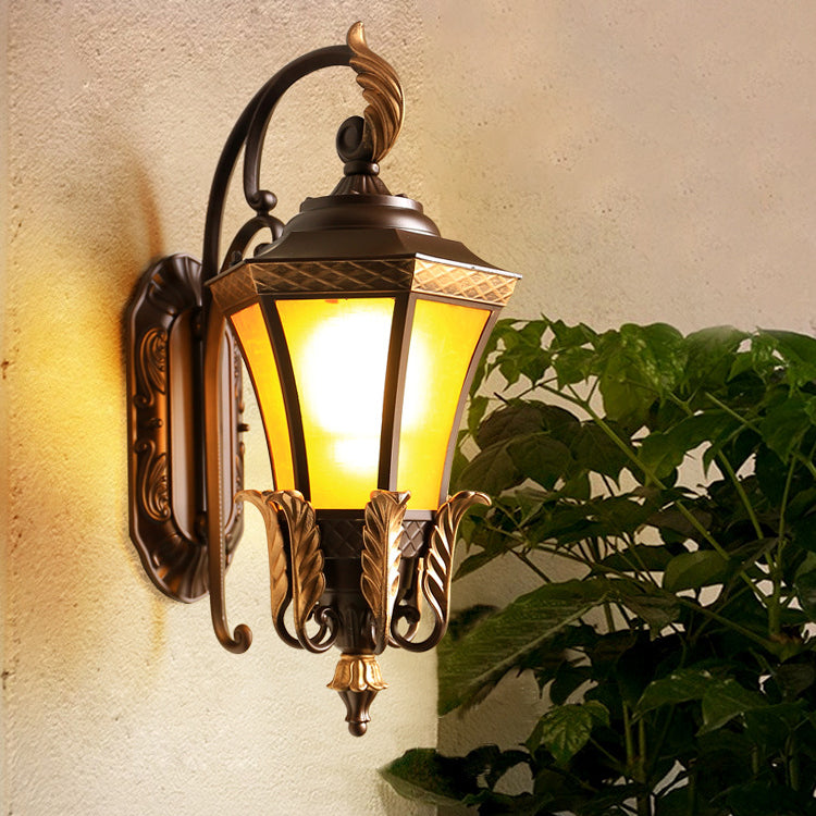 Leaf Round Curve Glass Outdoor Light