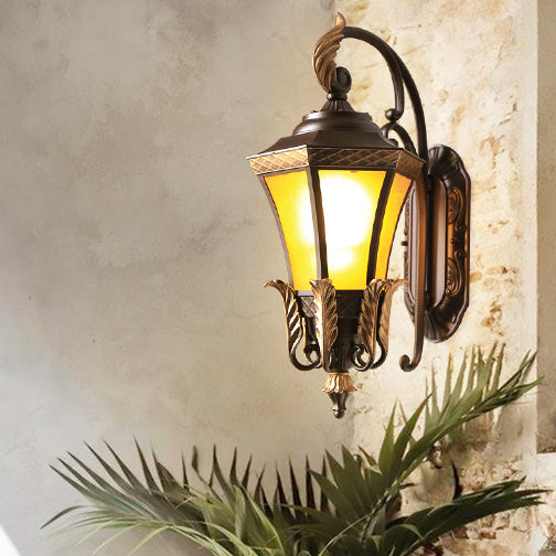 Leaf Round Curve Glass Outdoor Light