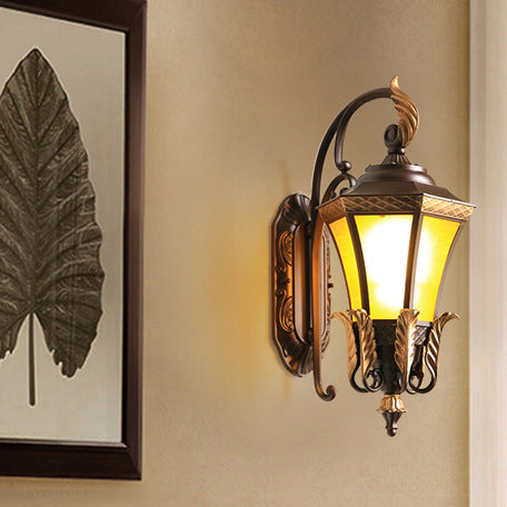 Leaf Round Curve Glass Outdoor Light