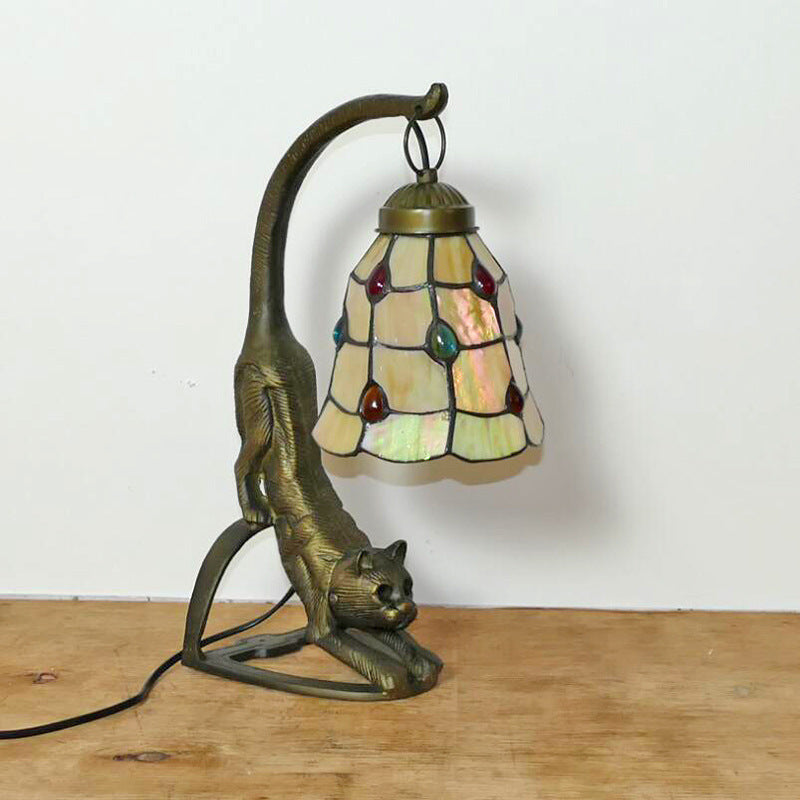 Curved Flower Round Glass Table Lamp