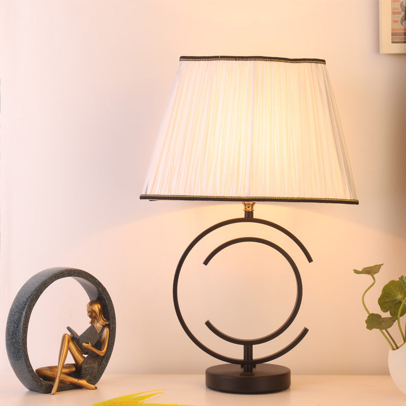 Round Square Fabric Iron Table Lamp