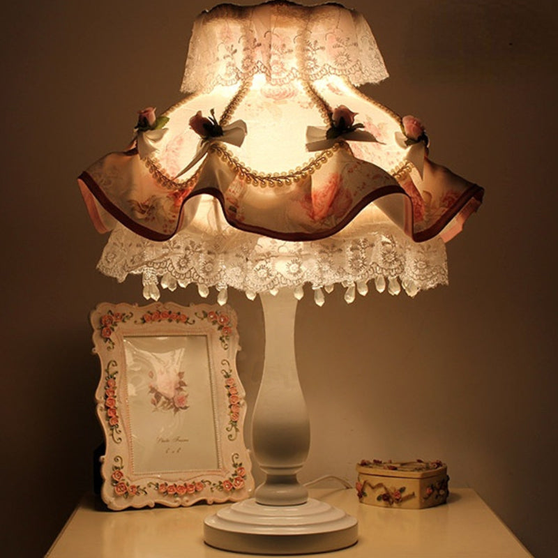 Round Lace Fabric Plastic Table Lamp