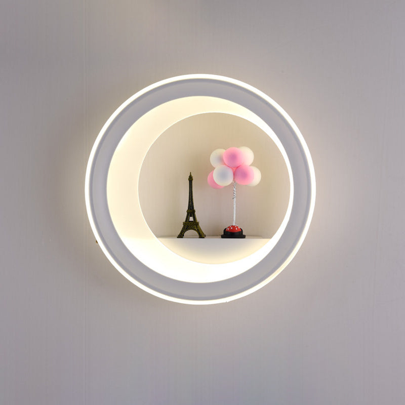 Round Planter Deer Tower Wall Lamp