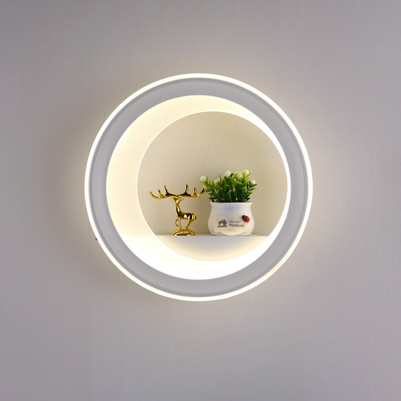 Round Planter Deer Tower Wall Lamp