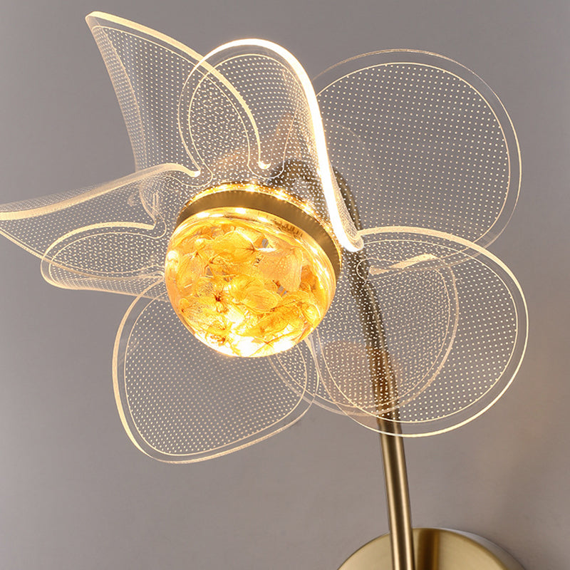 Flower Curved Acrylic Iron Wall Lamp