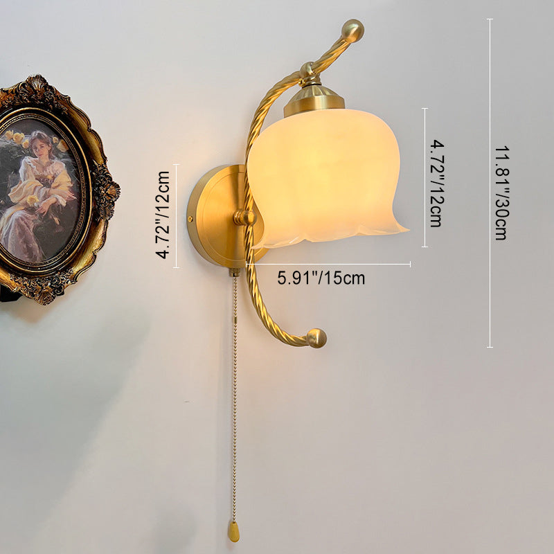 Round Cream Pod Curve Wall Lamp
