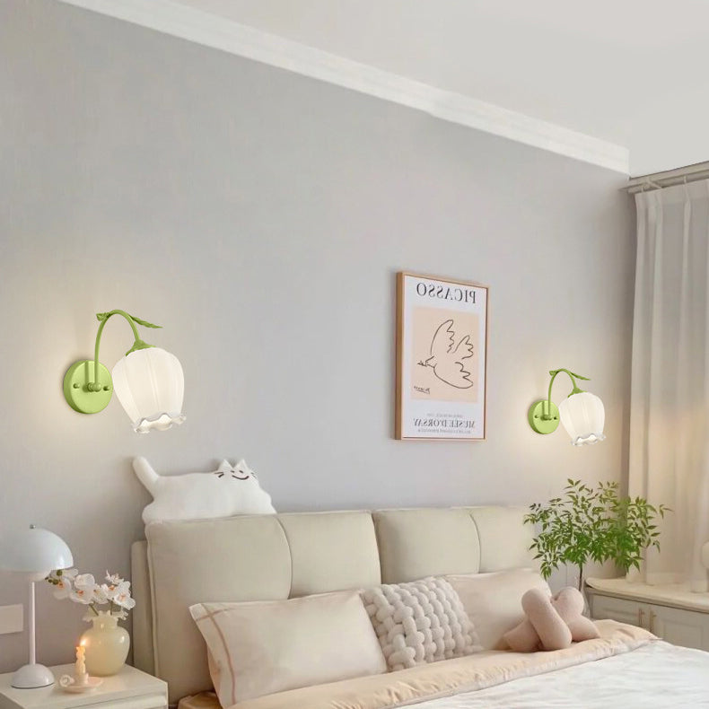 Floral Round Curved Glass Wall Lamp