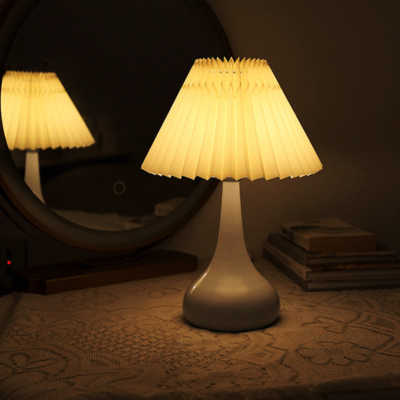 Round Cone Fabric Metal Table Lamp