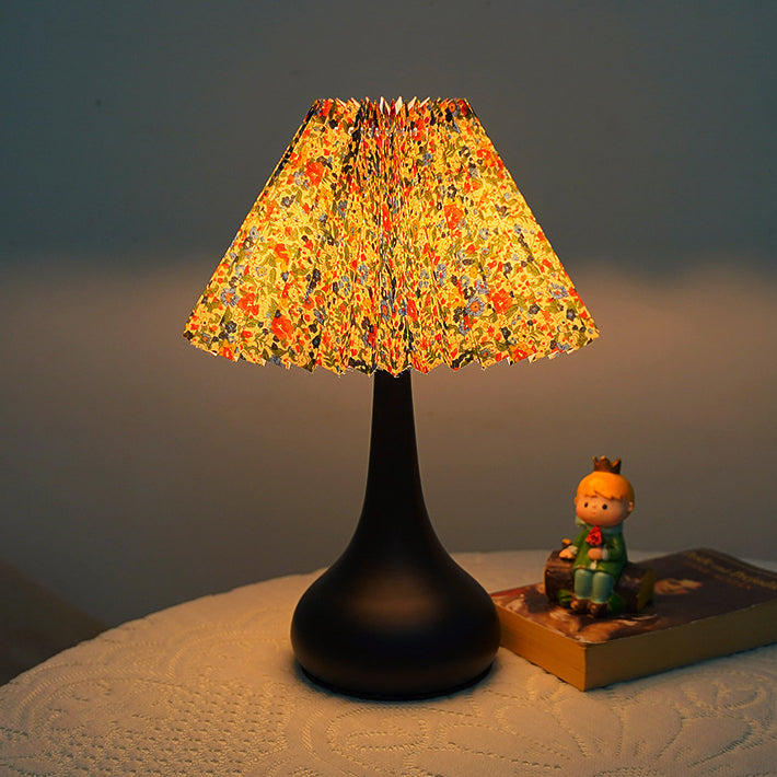 Round Cone Fabric Metal Table Lamp